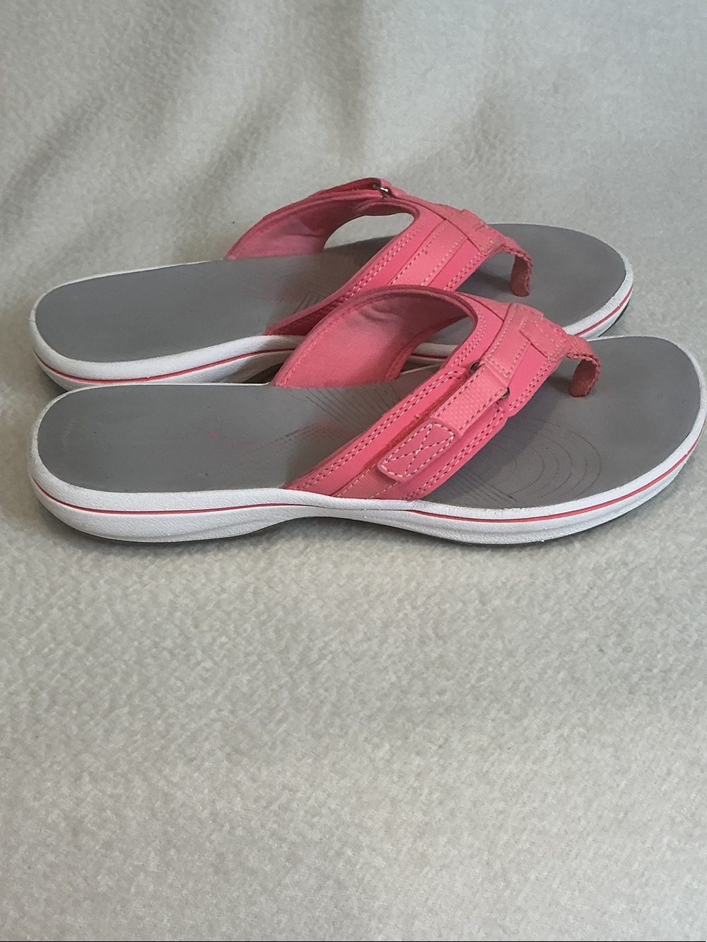 Clarks Coral Pink Thong Sandals with Gray Footbed - Picture 3 of 4